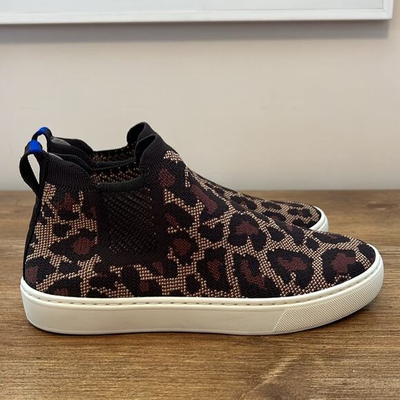 Rothy’s The Chelsea Wildcat Print Pull On Ankle Booties - Picture 7 of 16
